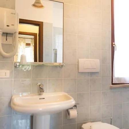 Alloggio per agriturismo La Vecchia Fattoria *
